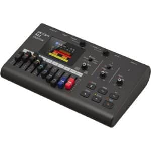 ZOOM R12 SAMPLER MULTI TRAK RECORDER